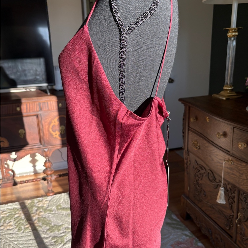 Shinestar Burgundy V-Neck Spaghetti Strap Camisole - Picture 2 of 7